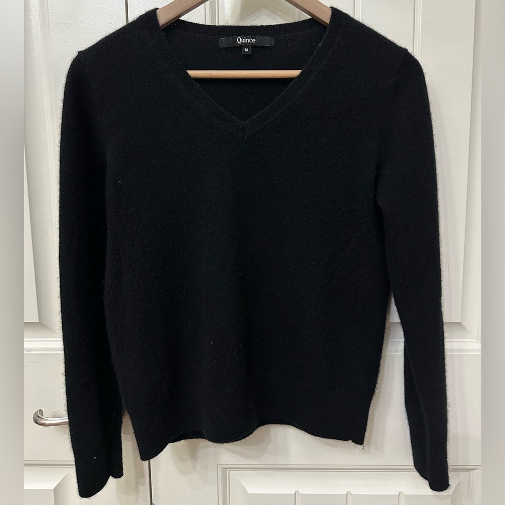 Quince Women’s Black Cashmere V-Neck Sweater sz S Soft Wordrobe Basic